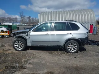 2012 BMW X5 35i z VIN 5UXZV4C56CL986384, wystawiony jako IAAI lot #41986665 z przebiegiem Nie podano mil oraz . Historia ofert i sprzedaży dostępna na DreamBid. Obrazek 14.