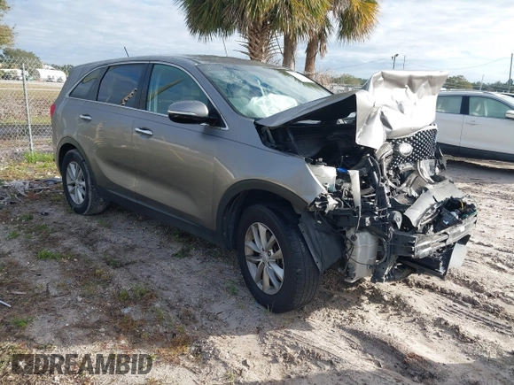 2018 Kia Sorento LX with VIN 5XYPG4A39JG385841, listed as a IAAI auction lot 41420471 with 1 mi miles. Bid and sale history available at carsss.com. Image 1.
