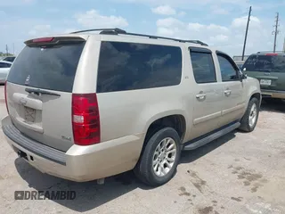 2007 Chevrolet Suburban LTZ with VIN 3GNFC16077G143345, listed as a IAAI auction lot 42073956 with Not Provided miles. Bid and sale history available at carsss.com. Image 4.