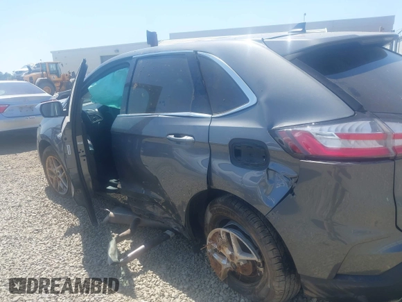 2023 Ford Edge SEL z VIN 2FMPK4J97PBA31506, wystawiony jako IAAI lot #42071208 z przebiegiem 50 458 mil mil oraz . Historia ofert i sprzedaży dostępna na DreamBid. Obrazek 6.
