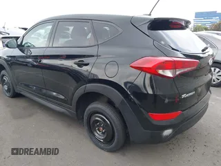 2017 Hyundai Tucson SE z VIN KM8J23A49HU528900, wystawiony jako IAAI lot #42368510 z przebiegiem 58 314 mil mil oraz . Historia ofert i sprzedaży dostępna na DreamBid. Obrazek 3.