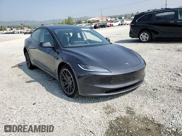 2025 Tesla Model 3 Long Range z VIN 5YJ3E1EA3SF979586, wystawiony jako Copart lot #54430125 z przebiegiem 3 530 mil mil oraz Szkoda całkowita • Salvage title. Historia ofert i sprzedaży dostępna na DreamBid. Obrazek 14.