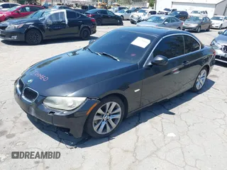 2011 BMW 3 Series 328i z VIN WBADW7C51BE544798, wystawiony jako IAAI lot #42270684 z przebiegiem 153 909 mil mil oraz . Historia ofert i sprzedaży dostępna na DreamBid. Obrazek 2.