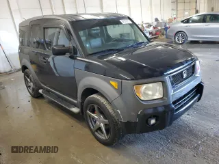 2004 Honda Element EX with VIN 5J6YH18634L013804, listed as a Copart auction lot 88570675 with 425,821 mi miles and Salvage Title. Bid and sale history available at DreamBid. Image 4.