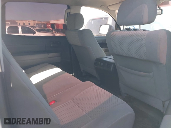 2011 Toyota Tundra z VIN 5TFEY5F18BX105276, wystawiony jako IAAI lot #41735082 z przebiegiem 221 992 mil mil oraz . Historia ofert i sprzedaży dostępna na DreamBid. Obrazek 8.