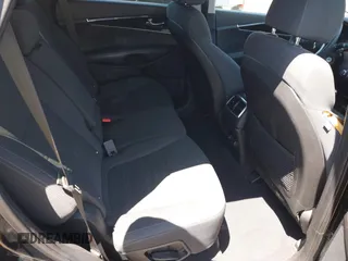 2018 Kia Sorento LX with VIN 5XYPG4A30JG347530, listed as a IAAI auction lot 39296923 with 73,096 mi miles. Bid and sale history available at carsss.com. Image 8.