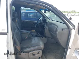 2004 Chevrolet TrailBlazer LS with VIN 1GNDT13S442417473, listed as a IAAI auction lot 42068833 with 284,892 mi miles. Bid and sale history available at carsss.com. Image 5.