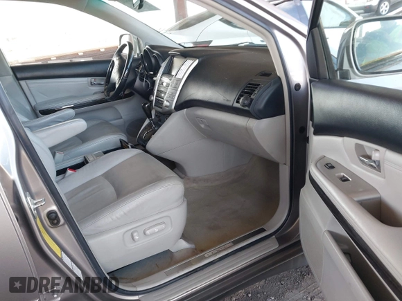 2005 Lexus RX 330 with VIN JTJHA31U150094316, listed as a IAAI auction lot 42046841 with 177,541 mi miles. Bid and sale history available at carsss.com. Image 5.