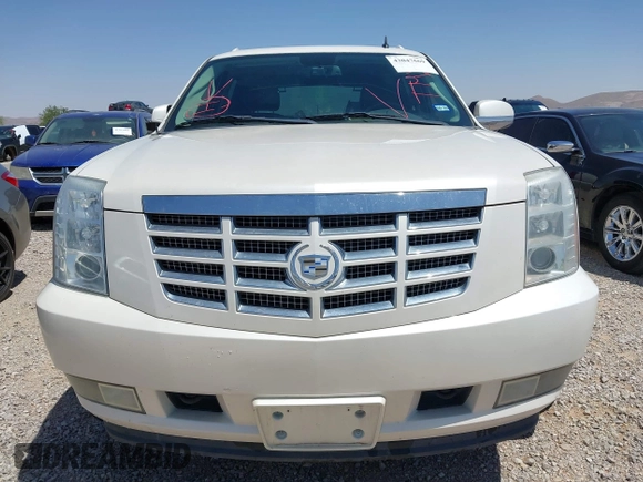 2011 Cadillac Escalade EXT Luxury with VIN 3GYT4MEF6BG161175, listed as a IAAI auction lot 42047669 with 115,235 mi miles. Bid and sale history available at carsss.com. Image 12.
