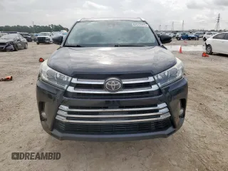 2017 Toyota Highlander Limited with VIN 5TDDZRFH5HS458974, listed as a Copart auction lot 64512955 with 213,743 mi miles and Clean title. Bid and sale history available at DreamBid. Image 5.