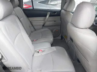 2008 Toyota Highlander Sport with VIN JTEDS43A382007009, listed as a IAAI auction lot 41843043 with 301,488 mi miles. Bid and sale history available at carsss.com. Image 8.