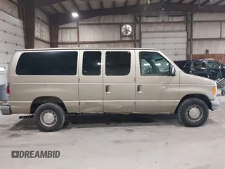2000 Ford Econoline Passenger XL z VIN 1FMRE1129YHA94046, wystawiony jako IAAI lot #42240740 z przebiegiem 215 936 mil mil oraz . Historia ofert i sprzedaży dostępna na DreamBid. Obrazek 13.