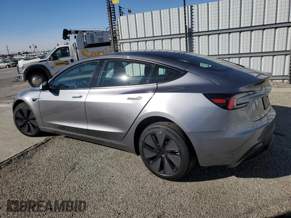 2025 Tesla Model 3 Long Range z VIN 5YJ3E1EA8SF927015, wystawiony jako Copart lot #89373905 z przebiegiem 91 mil mil oraz Szkoda całkowita • Salvage title. Historia ofert i sprzedaży dostępna na DreamBid. Obrazek 2.