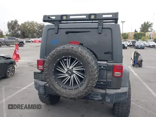 2016 Jeep Wrangler Unlimited Sport с VIN 1C4BJWDG7GL215562, выставлен на аукционе IAAI как лот 42425994 с пробегом 81 895 миль миль и . История ставок и продаж доступна на DreamBid. Изображение 17.