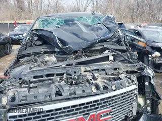 2015 GMC Sierra 2500HD available WiFi Denali with VIN 1GT120E89FF668110, listed as a IAAI auction lot 41805520 with 1 mi miles. Bid and sale history available at carsss.com. Image 10.