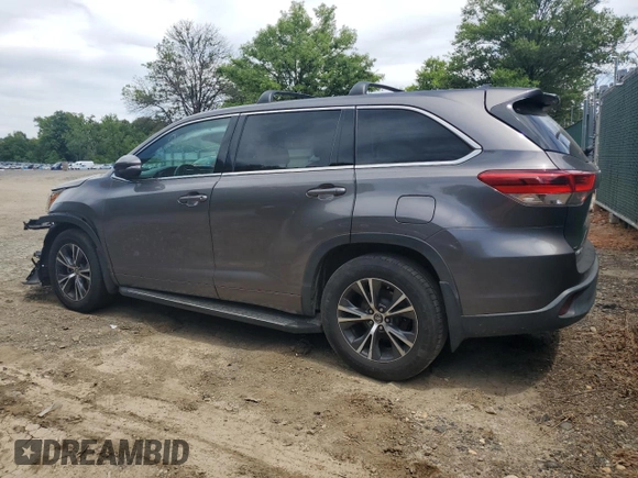 2018 Toyota Highlander LE with VIN 5TDBZRFH5JS824574, listed as a Copart auction lot 57248455 with 123,799 mi miles and Clean title. Bid and sale history available at DreamBid. Image 2.