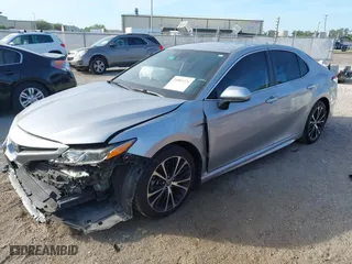 2020 Toyota Camry SE with VIN 4T1G11AK5LU357877, listed as a IAAI auction lot 41883271 with 111,246 mi miles. Bid and sale history available at carsss.com. Image 18.