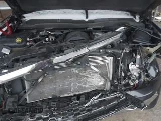 2015 Chevrolet Silverado 1500 LT with VIN 1GCRCREC5FZ402543, listed as a IAAI auction lot 41290500 with 136,079 mi miles. Bid and sale history available at carsss.com. Image 10.