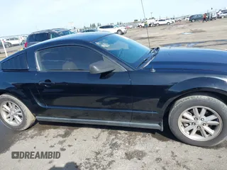 2008 Ford Mustang Deluxe with VIN 1ZVHT80N085138945, listed as a IAAI auction lot 41820988 with 127,880 mi miles. Bid and sale history available at carsss.com. Image 13.