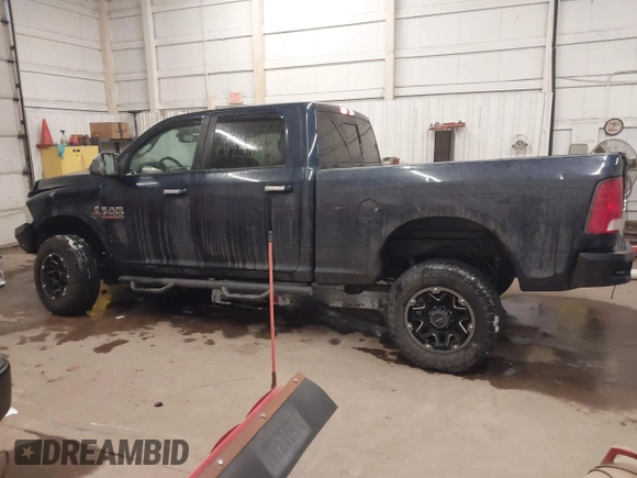 2018 Ram 2500 Big Horn with VIN 3C6UR5DLXJG233378, listed as a IAAI auction lot 41007365 with 96,371 mi miles. Bid and sale history available at carsss.com. Image 14.