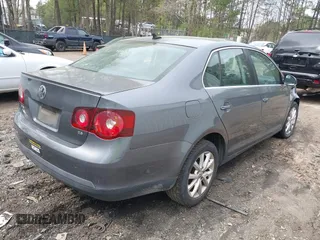 2010 Volkswagen Jetta SE z VIN 3VWRX7AJXAM068000, wystawiony jako IAAI lot #41961777 z przebiegiem 179 307 mil mil oraz . Historia ofert i sprzedaży dostępna na DreamBid. Obrazek 4.
