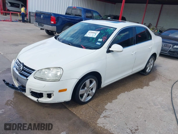 2008 Volkswagen Jetta SE with VIN 3VWRM71K58M083712, listed as a IAAI auction lot 42588922 with Not provided miles and . Bid and sale history available at DreamBid. Image 2.