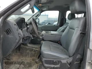 2015 Ford F-350 z VIN 1FT8W3AT5FEA04410, wystawiony jako Copart lot #51262725 z przebiegiem 272 827 mil mil oraz Czysty tytuł • Clean title. Historia ofert i sprzedaży dostępna na DreamBid. Obrazek 7.