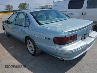 1995 Chevrolet Caprice with VIN 1G1BL52P9SR183249, listed as a IAAI auction lot 42125884 with Not Provided miles and . Bid and sale history available at DreamBid. Image 3.