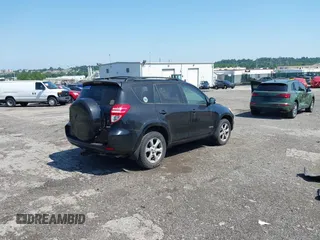 2010 Toyota RAV4 Limited с VIN JTMDK4DV2AD012802, выставлен на аукционе IAAI как лот 42562662 с пробегом 283 501 миль миль и . История ставок и продаж доступна на DreamBid. Изображение 4.