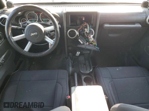 2008 Jeep Wrangler Unlimited Sahara with VIN 1J8GA59108L633332, listed as a Copart auction lot 64613375 with 191,918 mi miles and Clean title. Bid and sale history available at DreamBid. Image 8.