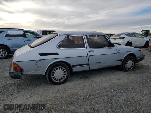 1987 Saab 900 z VIN YS3AK35D8H2020243, wystawiony jako Copart lot #47843125 z przebiegiem 112 526 mil mil oraz Tytuł czysty. Historia ofert i sprzedaży dostępna na DreamBid. Obrazek 3.