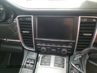 2014 Porsche Panamera GTS z VIN WP0AF2A74EL083559, wystawiony jako Copart lot #66331304 z przebiegiem Nie podano mil oraz Nie do naprawy • Non repairable. Historia ofert i sprzedaży dostępna na DreamBid. Obrazek 9.