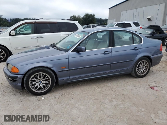 2000 BMW 3 Series 328i with VIN WBAAM5345YJR62026, listed as a Copart auction lot 75124934 with 213,252 mi miles and Salvage Title. Bid and sale history available at carsss.com. Image 1.
