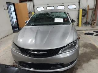 2015 Chrysler 200 S with VIN 1C3CCCBG2FN700683, listed as a IAAI auction lot 41124987 with 98,724 mi miles. Bid and sale history available at carsss.com. Image 12.