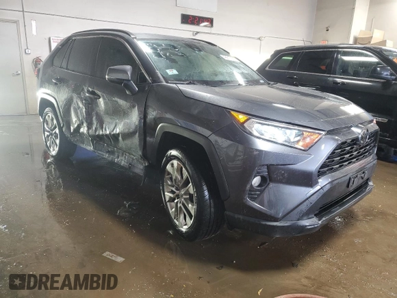 2019 Toyota RAV4 XLE Premium with VIN JTMA1RFV9KD016329, listed as a Copart auction lot 49913115 with 60,424 mi miles and Salvage Title. Bid and sale history available at carsss.com. Image 4.