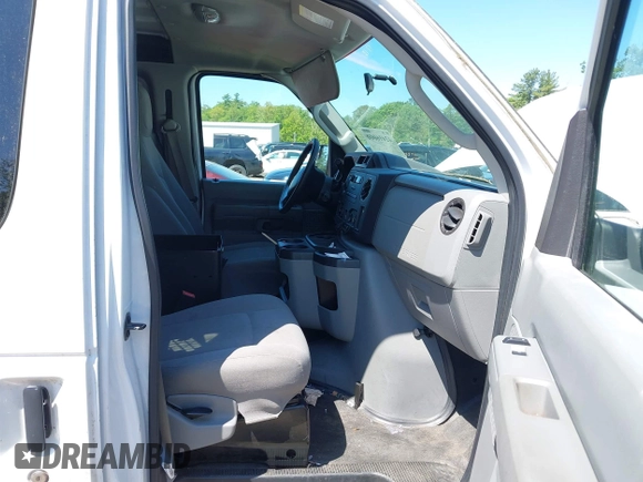 2014 Ford Econoline Cargo Commercial z VIN 1FTNE1EW2EDA43975, wystawiony jako IAAI lot #42416000 z przebiegiem 171 430 mil mil oraz . Historia ofert i sprzedaży dostępna na DreamBid. Obrazek 5.
