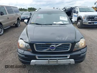 2013 Volvo XC90 Premier Plus with VIN YV4952CZ6D1657803, listed as a IAAI auction lot 40479985 with 211,326 mi miles. Bid and sale history available at carsss.com. Image 12.