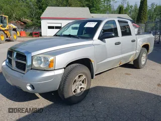 2006 Dodge Dakota SLT with VIN 1D7HW48N56S503261, listed as a IAAI auction lot 42562979 with 200,676 mi miles and . Bid and sale history available at DreamBid. Image 17.