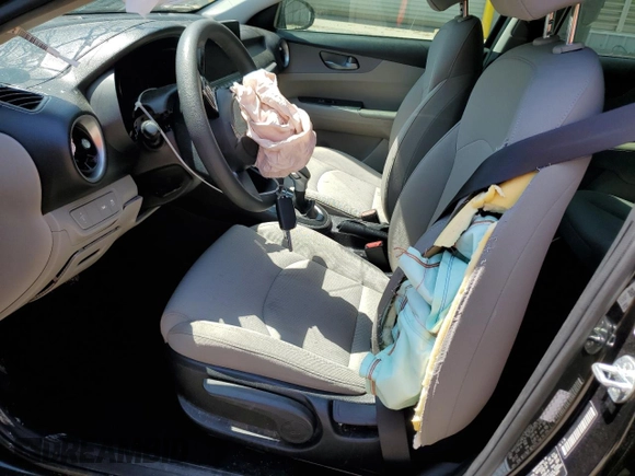 2021 Kia Forte LXS with VIN 3KPF24AD1ME340977, listed as a Copart auction lot 53044505 with 73,829 mi miles and Salvage title. Bid and sale history available at DreamBid. Image 7.