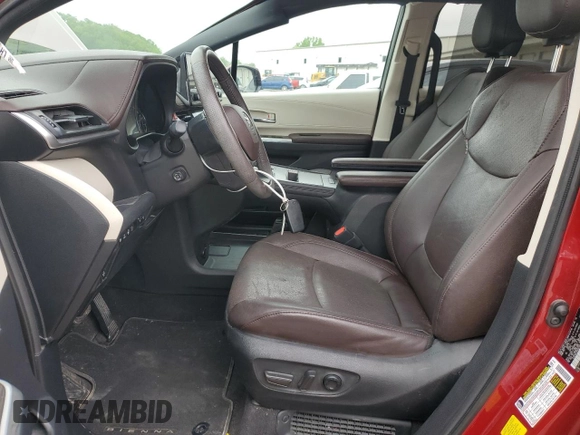 2021 Toyota Sienna Limited z VIN 5TDERKECXMS032404, wystawiony jako Copart lot #55144615 z przebiegiem 26 814 mil mil oraz Czysty tytuł • Clean title. Historia ofert i sprzedaży dostępna na DreamBid. Obrazek 7.