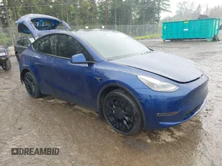 2024 Tesla Model Y Long Range z VIN 7SAYGAEE6RF988976, wystawiony jako IAAI lot #42380729 z przebiegiem 15 739 mil mil oraz . Historia ofert i sprzedaży dostępna na DreamBid. Obrazek 1.