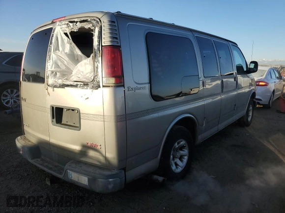 2001 GMC Savana Cargo Van YF7 Upfitter with VIN 1GDFG15R211193066, listed as a Copart auction lot 83853754 with 185,793 mi miles and Salvage Title. Bid and sale history available at carsss.com. Image 3.