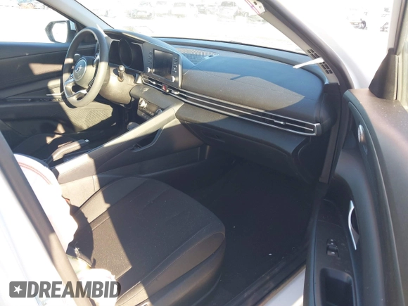 2022 Hyundai Elantra SEL z VIN 5NPLM4AGXNH066067, wystawiony jako IAAI lot #41422775 z przebiegiem 36 018 mil mil oraz . Historia ofert i sprzedaży dostępna na DreamBid. Obrazek 5.