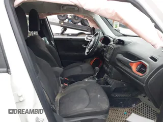2018 Jeep Renegade Sport with VIN ZACCJBAB7JPH59147, listed as a IAAI auction lot 41661590 with 70,390 mi miles. Bid and sale history available at carsss.com. Image 5.