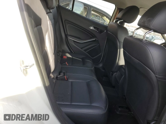 2015 Mercedes-Benz GLA 250 z VIN WDCTG4GBXFJ089600, wystawiony jako Copart lot #86268644 z przebiegiem 45 061 mil mil oraz Szkoda całkowita • Salvage title. Historia ofert i sprzedaży dostępna na DreamBid. Obrazek 10.