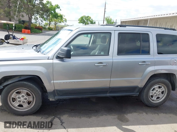 2015 Jeep Patriot Sport with VIN 1C4NJRBB1FD269387, listed as a IAAI auction lot 42111334 with 175,512 mi miles and . Bid and sale history available at carsss.com. Image 14.