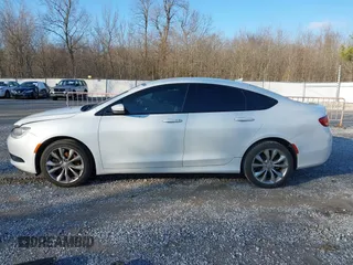 2015 Chrysler 200 S with VIN 1C3CCCBG5FN699500, listed as a IAAI auction lot 41544234 with 171,864 mi miles and . Bid and sale history available at carsss.com. Image 14.