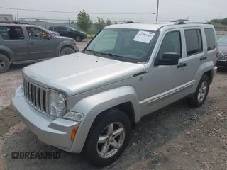 2008 Jeep Liberty Limited z VIN 1J8GN58K48W160791, wystawiony jako IAAI lot #42391206 z przebiegiem 114 438 mil mil oraz . Historia ofert i sprzedaży dostępna na DreamBid. Obrazek 2.