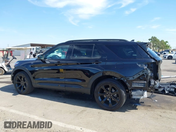 2023 Ford Explorer ST-Line z VIN 1FMSK8KH7PGC03436, wystawiony jako IAAI lot #42359119 z przebiegiem 5 261 mil mil oraz . Historia ofert i sprzedaży dostępna na DreamBid. Obrazek 15.