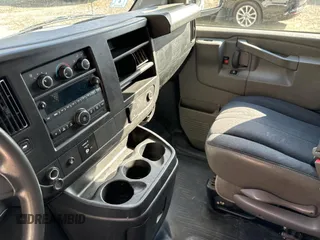 2018 GMC Savana Cargo Van with VIN 1GTW7AFG9J1902352, listed as a Copart auction lot 75693664 with 150,755 mi miles and Clean Title. Bid and sale history available at carsss.com. Image 9.